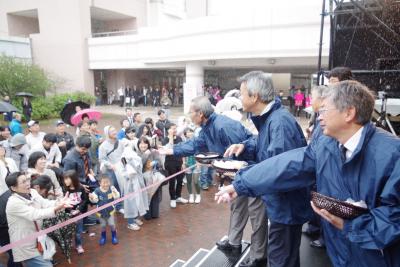 石専大「石鳳祭」が開幕 若い力で地域盛り上げ 活動発表やお笑いライブなど