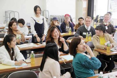 多くの外国人が学ぶ「楽しい日本語...